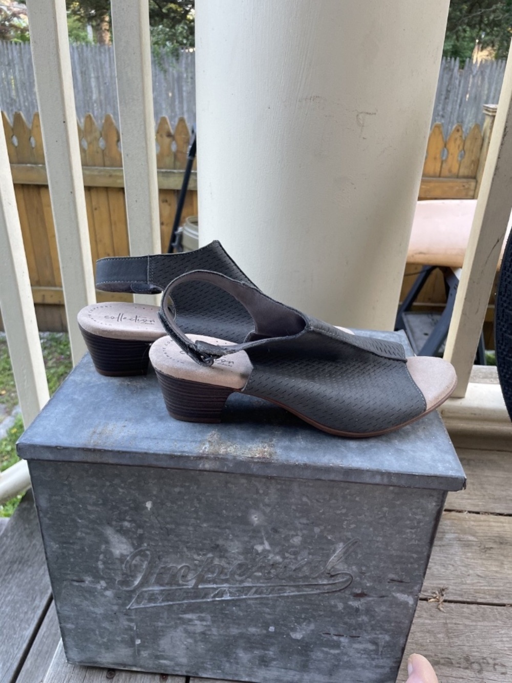 Clarks Ultimate Comfort Valarie James slingback heeled Sandals Size 8W - Picture 5 of 5